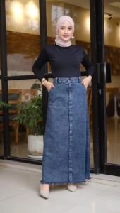 Rok Span Jeans Starla Skirt: Rok Wanita Strecth Full Kancing Rok Jeans Melar Terbaru