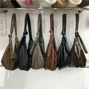 Retro ขนาดใหญ่ความจุหนังนุ่ม Dumpling Shape Tote กระเป๋าสไตล์ลําลองไหล่ Crossbody Satchel สําหรับเยาวชน