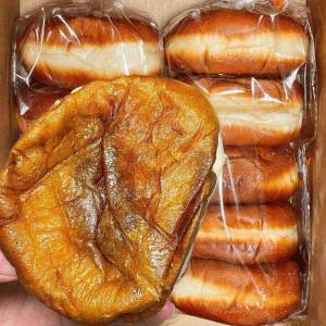 Bánh Mì Sáng Có Nhân Đậu Đỏ & Phô Mai