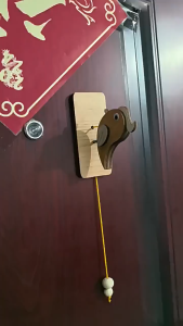 Đồ Chơi Gỗ Hình Chim Gõ Kiến Gõ Cửa  - Trang Trí Decor Cơ Chế Kéo Dây 2025