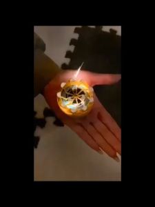 Gasing Mainan Bercahaya Kanak Kanak Pusing Berwarna Perang Magic Beyblade Budak Lelaki Perempuan Fireworks Spinning Top Toy Flashing Colorful Battle Gyro Magic Light Beyblade for Kids Boys Girls 烟花陀螺发光旋转战斗盘魔幻炫彩儿童玩具男女小学生爆旋飞转闪光陀螺 A444