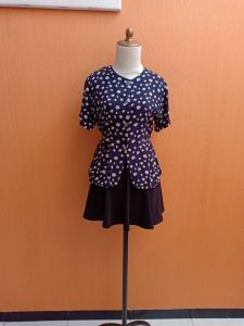 atasan wanita biru tua navy JB COLLECTION cewek M lengan pendek motif bunga putih