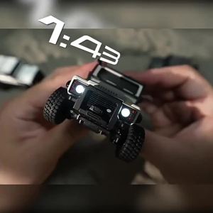 New Hot 1/43 Desktop Series Remote Control Car Defender110 4wd Climbing Car Full Scale Rc Modified Off Road Model Boy Toy