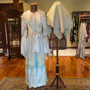 Atira Set Dress + Jilbab by Dian Pelangi LIMITED EDITION Setelan Busana Muslim Kaftan Gamis Syari Gaun Pesta Pernikahan Kondangan Casual Formal Lebaran Wanita Hijaber Cantik Anggun Modis Modern Simple Elegan Mewah Model Korea Terbaru Motif Jumputan