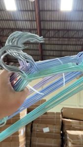 BLUE WHALE ไม้แขวนเสื้อเคลือบซีลิโคลน สีพาทเทลชุด 40 ชิ้น และ 30 ชิ้น ที่แขวนเสื้อยืดหยุ่นได้ พร้อมส่ง