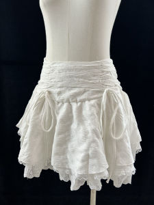 Váy Midi Ren Nơ Thắt Nơ Không Đều ALITTLE "Sweet Dream" Váy Xếp Ly Ren Cổ Điển Cho Nữ Mùa Hè 2025 Váy Ngắn Thường Ngày