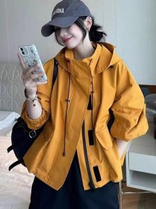 Korean Style Loose Short Hooded Womens Jacket Autumn New Fashion Slimming Windproof Outdoor Raincoat Commute Regular Sleeve