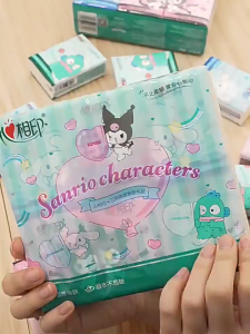 Heart-to-heart Handkerchief Paper Sanrio Co-Branded 4 Layers 7 Pieces Small Packet Tissue Portable Facial Tissue Napkin Portable