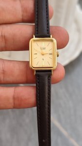 Đồng hồ nữ Citizen CQ mini tank mặt sớ vàng chạy pin hàng si