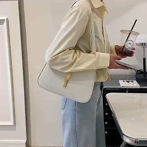 Baggie (Ready Stock) Korean Style Niche Design Bag Women High End Texture Portable Underarm Fashionable Shoulder Beg