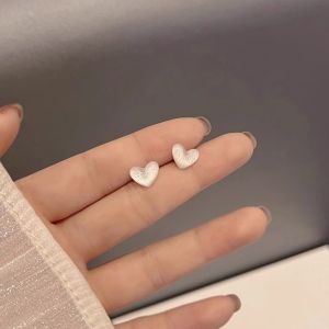 Delicate Sleeping Heart Earrings Womens Style Unique Design Simple Versatile Ear Jewelry Small Size No Jelly Required