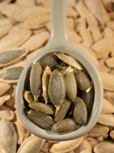 HuanXiHuaSheng | Xinjiang Beauty Claw Large Whole Salted Pumpkin Seeds