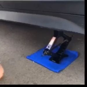 Dargaud Mechanical Scissor Jack for All Cars With Free Socket Wrench for Wheel Nut/Bolt