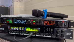 Micro Không Dây Shure ADX400 Bắt Sóng UHF Xa Lên Tới 300m 4 Anten Pin khủng Lọc Âm Chống Hú Rít Giọng Hát Trong Trẻo BH 12 THÁNG