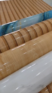 cuộn dán tường PVC vân đá vân gỗ 60cm x3m có sẵn keo Miếng dán tường giả đá tiện lợi dễ sử dụng
