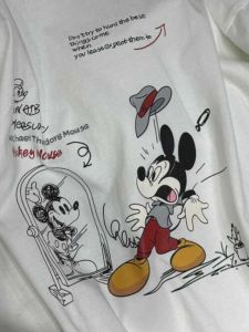 เสื้อยืดแขนสั้นผ้าฝ้ายแท้พิมพ์ลายการ์ตูนสไตล์ญี่ปุ่นย้อนยุคสำหรับผู้หญิงในช่วงฤดูร้อนปี 2024 เสื้อตัวบนทรงหลวมสไตล์ฮ่องกง