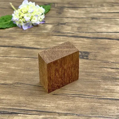 Khối Gỗ Đỏ Để Luyện Điêu Khắc Bằng Tay