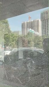 Uni.Y น้ำยาขจัดคราบน้ำบนกระจก คราบหินปูน คราบสนิม คราบสบู่ ในห้องน้ำ สูตรเข้มข้น 500ml Glass cleaning agent