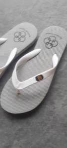 dép xỏ ngón size từ 35 dến 39 có nhiều màu chất liệu cao su quai dẻo mềm mang êm chân siêu bền đế chống trơn trượt tiện lợi đi chơi đi dạo phố.