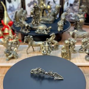 Tượng Nhỏ Phong Thủy Bằng Đồng Kiểu Dáng Hình Chùy Kim Cang Thần Voi Ganesha  (Kích Thước: 6.0cm x 1.8cm)