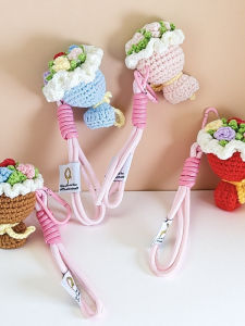 Handmade Crocheted Rose Bouquet Keychain Bag Charm Bracelet Creative Gift for Best Friend Festive Supplies Colorful Pattern