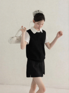 Cantonstory | Preppy Style Black Sleeveless Waistcoat