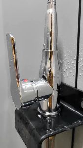 Vòi rửa bát nóng lạnh chất liệu inox dày bóng chất lượng cao Vòi cắm tường cần cứng mềm quả chụp 2 chế độ nước VAMBER