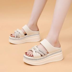 Womens Summer New Water Diamond Anti slip Slippers Fashion Flat Sandals