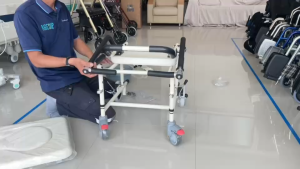 รถเข็นนั่งถ่าย รถเข็นอาบน้ำ รุ่น ORCA-5  ใช้นั่งอาบน้ำ ใช้คร่อมชักโครกได้ ใช้นั่งถ่ายได้  [ ประกันสินค้า 1 ปี ]