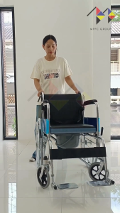 mppc All in One รถเข็นผู้ป่วย พับได้พร้อมที่นั่งถ่ายในตัว โครงสร้างมั่นคง รองรับน้ำหนักได้มากถึง 100 กิโลกรัม
