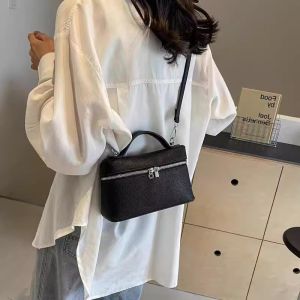 Charics&Kittn Genuine Leather Handbag 2025 New Simple Womens Handbag Small Square Bag Womens Crossbody Bag Casual Style with Zipper Closure