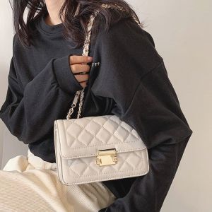 Túi Đeo Chéo Da PU Nhỏ Thời Trang 2022 Túi Đeo Chéo Nữ Thiết Kế Chất Lượng Cao Màu Trắng Dây Xích Đa Năng Thời Trang Mùa Hè