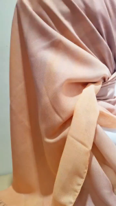 Share: Dauky SYDNEY BRUSHED SCARF Segiempat Motif Bahan Pollycotton Size 118 cm x 118 cm hijab gampang dibentuk adem nyaman