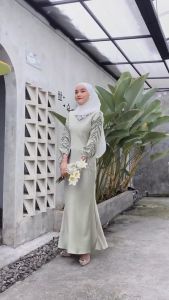 Outfit Pesta Wisuda Lamaran & Baju Pasangan Tunangan Terbaru Darla