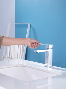 หัวก๊อกน้ำห้องครัว หมุนได้ 360 องศา มีไส้กรองในตัว วัสดุABS มีให้เลือก 2 แบบ ใช้ได้กับก๊อกน้ำมาตรฐาน