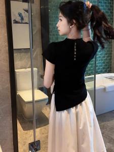 Áo Thun Tay Ngắn Thời Trang Phong Cách Hàn Quốc Cho Nữ Mùa Hè 2025 Áo Thun Dáng Ôm Vừa Vặn Đa Năng Cổ Tròn Màu Trơn