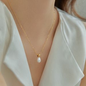 Elegant Natural Freshwater Pearl Fragrance Bottle Necklace Womens Clavicle Chain Gold Plated 18K Fashion Jewelry Accessory