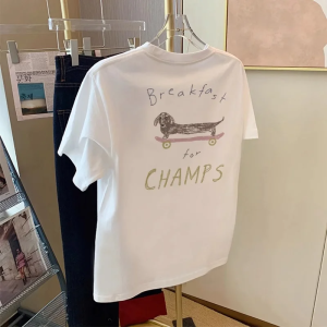 เสื้อยืดแขนสั้นสีขาวสำหรับฤดูร้อนเสื้อยืดสตรีทแวร์ทรงหลวมผ้าคอตตอนชุดลำลองย้อนยุคสไตล์อเมริกันทรงหลวมสำหรับฤดูใบไม้ผลิฤดูร้อน