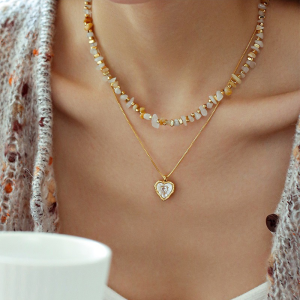 Fashionable Natural Stone Beaded Necklace Womens Heart Shell Design Original Design Quality Clavicle Chain Jewelry