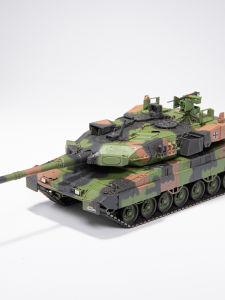 Active Defense System Leopard 2A8 Main Battle Tank Finished Model 1/72