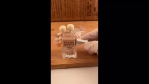 JeDa ขวดน้ำหอมอโรม่า ขวดน้ำหอมติดช่องแอร์รถยนต์ car perfume bottle