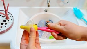 Long Handle Silicone Bottle Brush: A Hygienic & Durable Solution