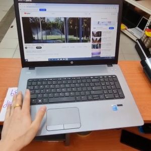 Gaming Full HD 17.3inch / i7-4th / AMD Radeon R5 Graphics/ Intel Iris Graphics/ 8GB Ram SSD Refurbished laptop