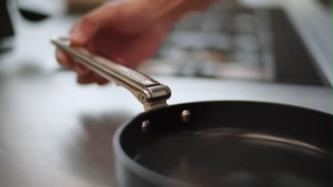 Joseph Joseph Folding Handle Ceramic Non-stick Frying Pan / Wok (20cm / 24cm / 32cm)