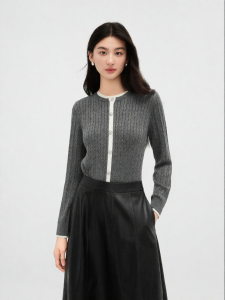 Koradior | Color-block Round Neck Fitted Stylish Jumper