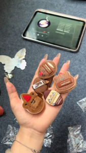 AMORTALS Bread series Liquid blush puff finger powder puff thumb puff mini Partial concealer puff 尔木萄 x TUNEE GOODS拇指粉扑局部遮瑕粉扑腮红粉扑mini粉扑