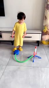 Đồ chơi bệ phóng tên lửa có đèn đạp bằng chân cho bé vận động trong nhà và ngoài trời