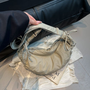 Lightweight Large Capacity Nylon Crossbody Bag for Women 2025 New Fashion Casual Versatile Single Shoulder Sling Bag Commuter Tote Bag