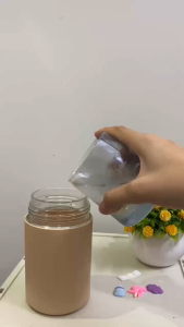 Bình Nước Thủy Tinh 450ml Có Ống Hút Dây Đeo Ly Uống Nước Bọc Nhựa Chống Nóng Kèm Sticker Cute