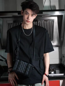 เสื้อยืดคอกลมแขนสั้นทรงหลวมสำหรับผู้ชาย ทรงหลวม สไตล์ฤดูร้อน สีดำ ทรงเข้ารูป ผ้าฝ้ายเนื้อนุ่ม ทรงเข้ารูป ทรงเข้ารูป